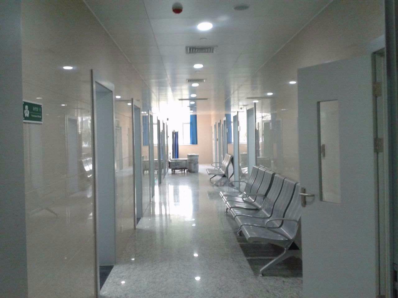 医院走廊照片高清图片