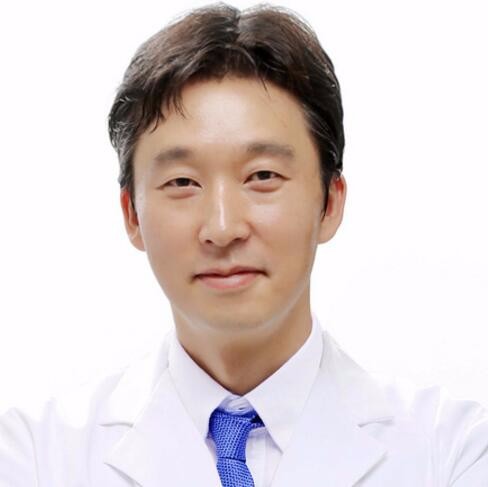 韩国魔镜皮肤科整形外科医院李俊赫