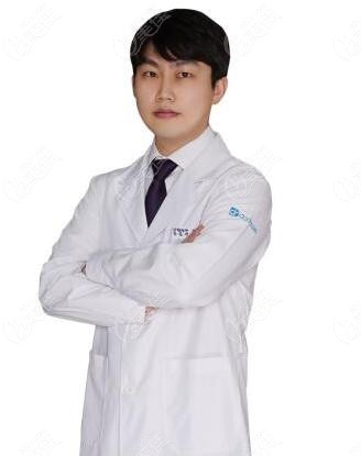 韩国Dr.朵整形外科医院郑贤浩
