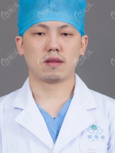 成都碧莲盛植发医生张于锋