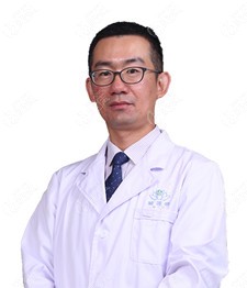 福州碧莲盛植发医生苏斌