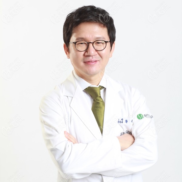 韩国黄盛柱毛发移植医院的黄盛柱植发医生