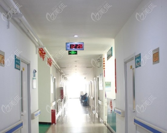 北京广济中西医结合医院楼道