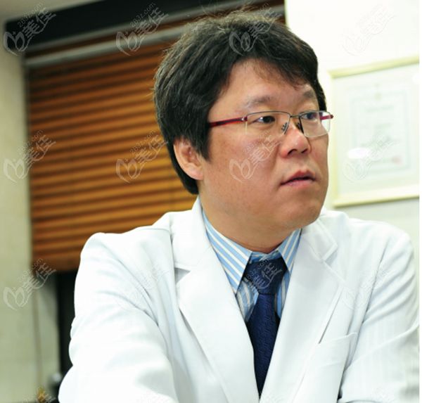 韩国毛多毛植发医生