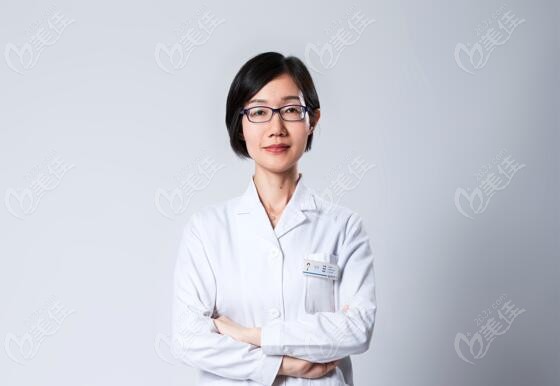 隱適美認證醫(yī)生張麗