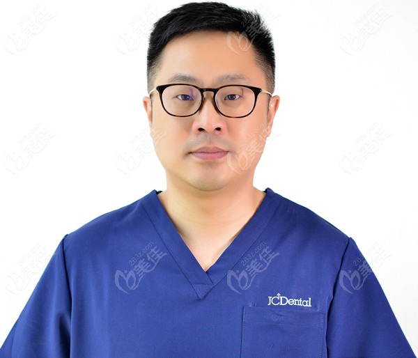 口腔医院院长姜含彬