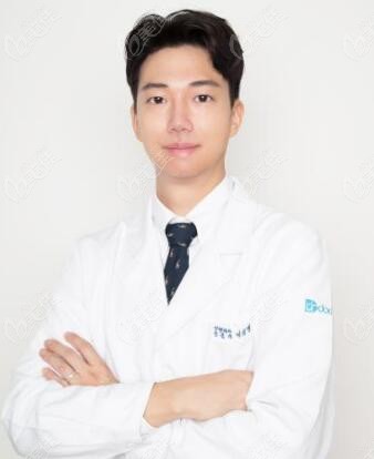 韩国DR.朵整形外科李喜永医生
