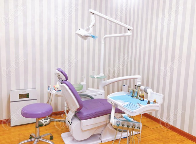爱嘉口腔诊疗室环境及牙椅图