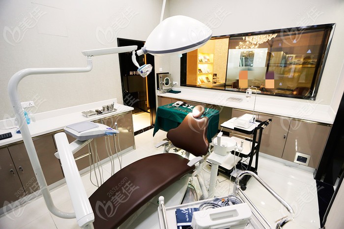 优佳贝齿科牙齿种植诊疗室