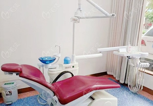 固齿口腔诊室图片