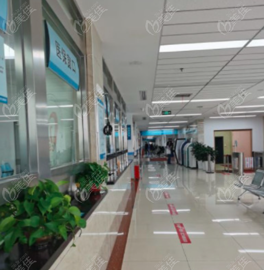 长沙市口腔医院走廊