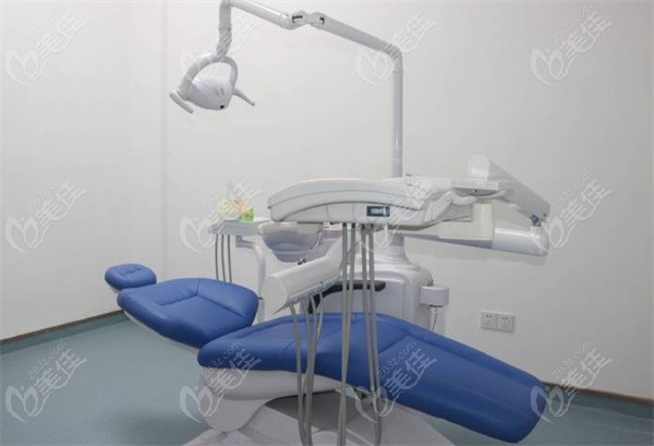 杭州格莱美口腔诊疗室舒适的牙椅