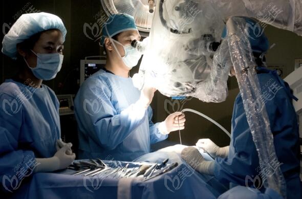 韩国李承哲神经外科医院显微微创治疗腰椎间盘突出