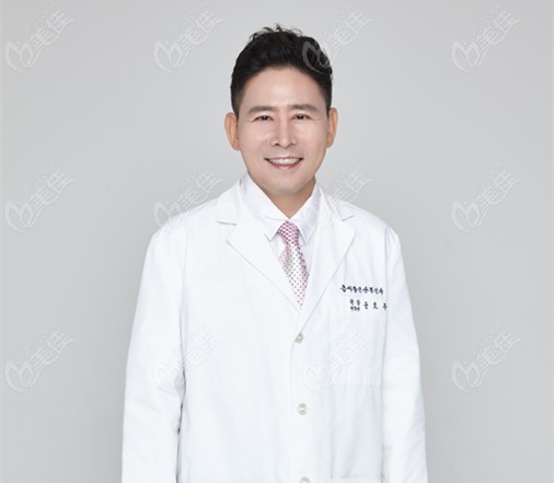 尹虎珠医生个人照片