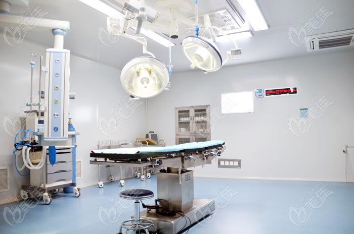 呼和浩特伊思医疗美容医院做大腿吸脂的手术室环境