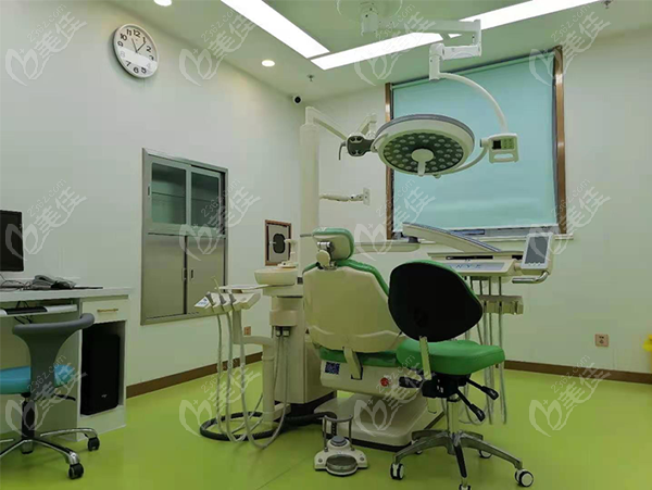 东营同泰口腔医院种植牙手术室