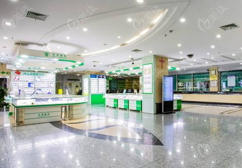 南京东南眼科医院激光飞秒手术费用12800元起