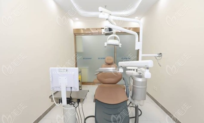 治疗牙椅室