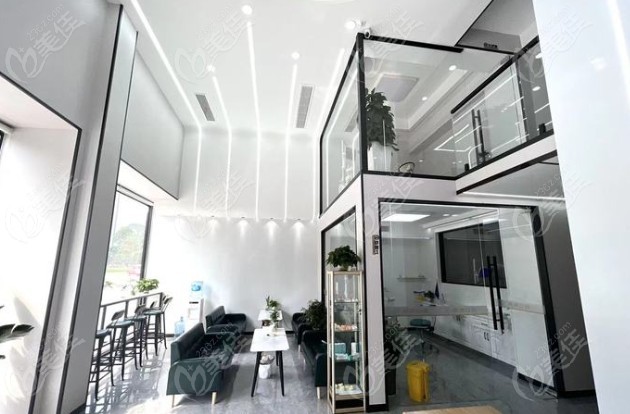 遂寧西博口腔診所的休息區(qū)