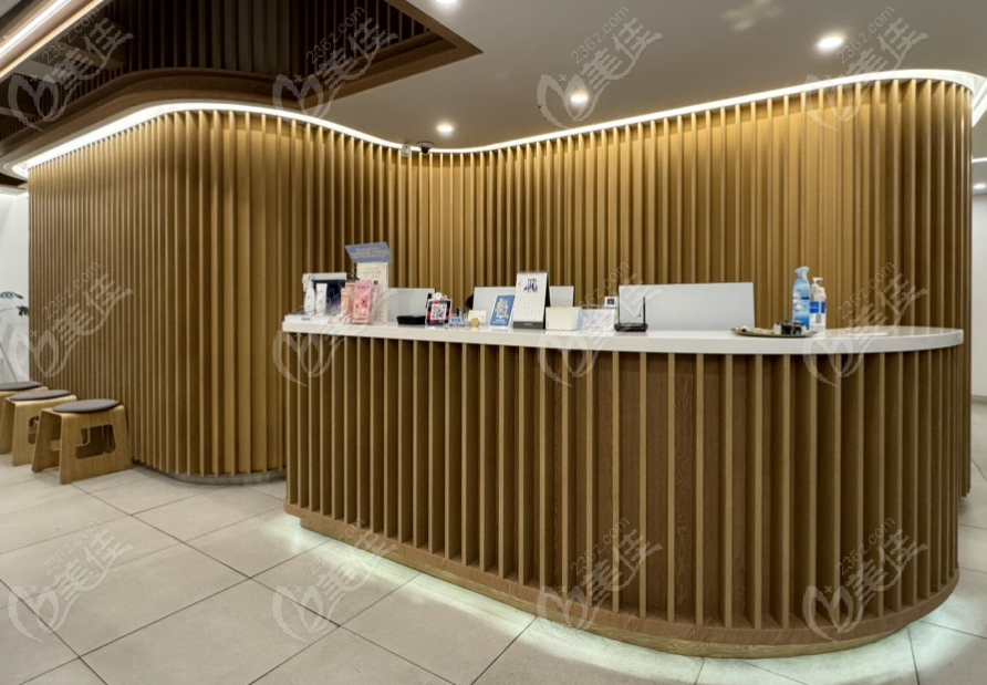 韩国DAYONE皮肤科江南店环境www.236z.com