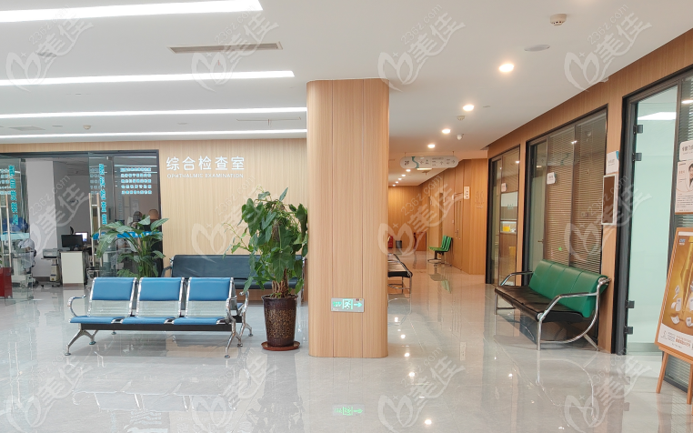 姚毅没退休目前在保定新视眼科坐诊