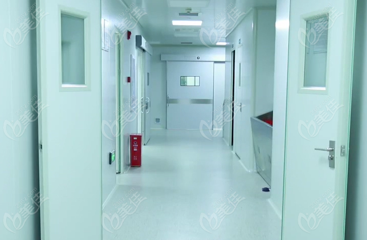 福州愛美爾醫(yī)療美容醫(yī)院走廊