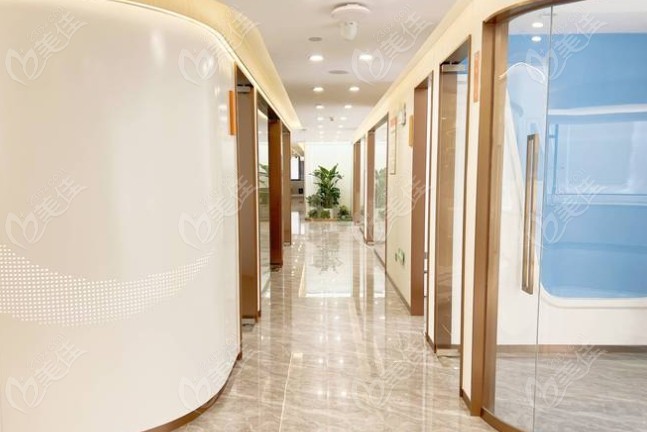 二樓走廊www.mobilem.cn