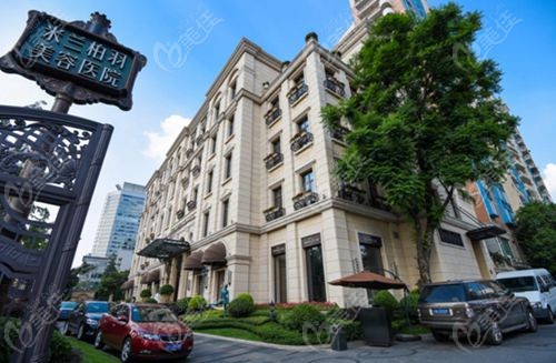 米兰柏羽总店在地铁几号线出口
