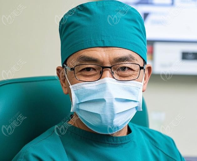 北大口腔李巍然都在哪里坐诊