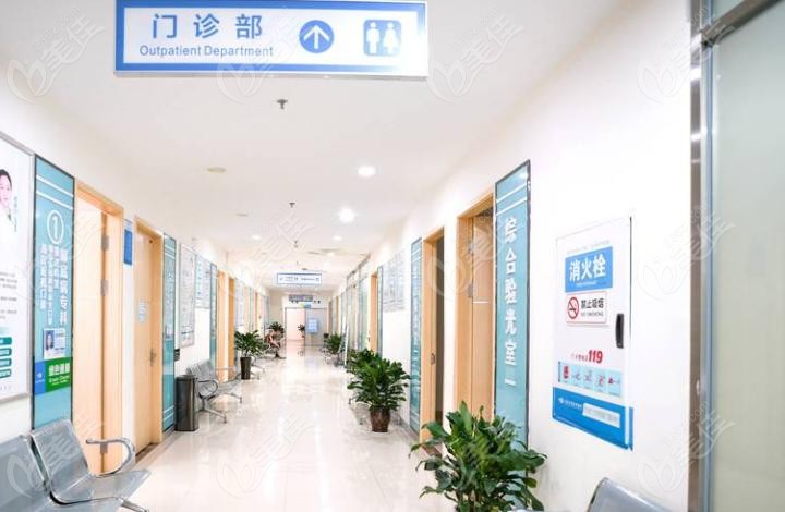 重庆华厦眼科医院哪个医生好
