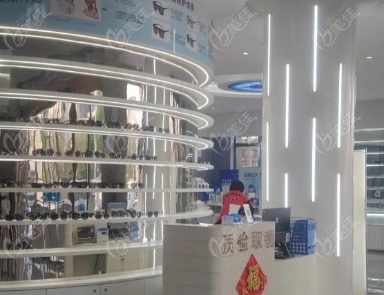 鄭州尖峰眼科全飛秒哪個(gè)醫(yī)生好
