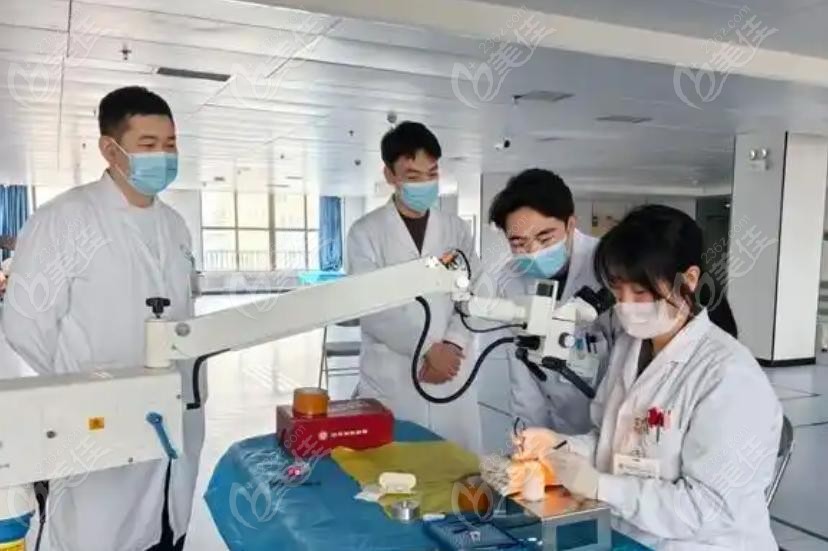大连第三人民医院眼科几点放号