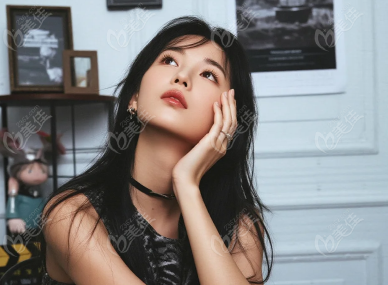 润百颜玻玻水光VS嗨体哪个好?功效对比：补水维稳VS抗氧抗衰