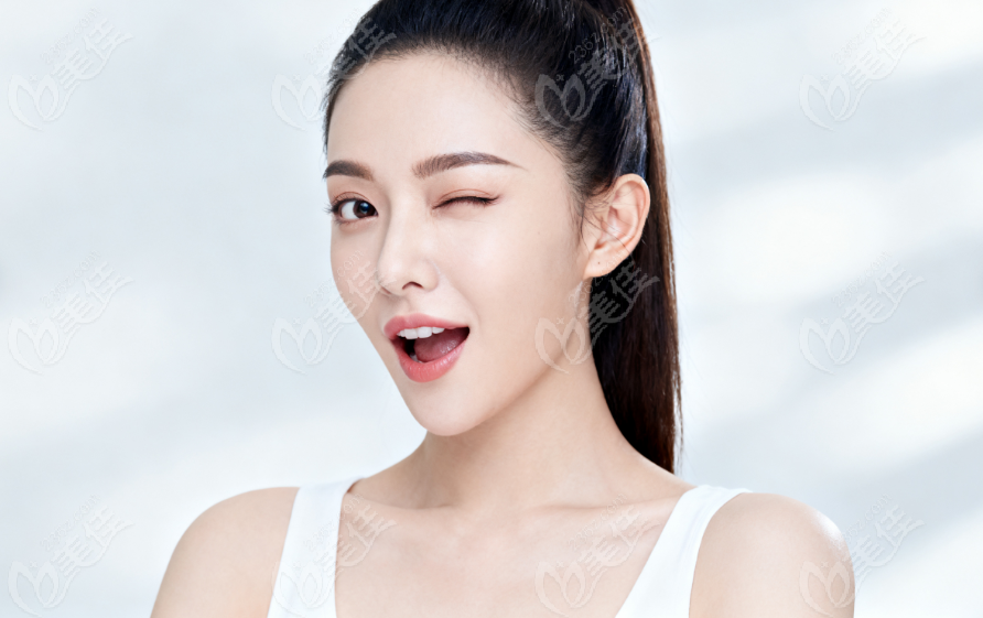 袁玉坤抽脂丰胸多少钱www.236z.com