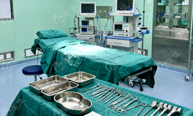 成都百齡醫(yī)療美容醫(yī)院地鐵