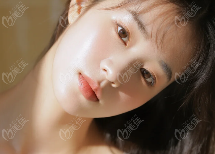特色项目：个性化设计铸就独特美眼