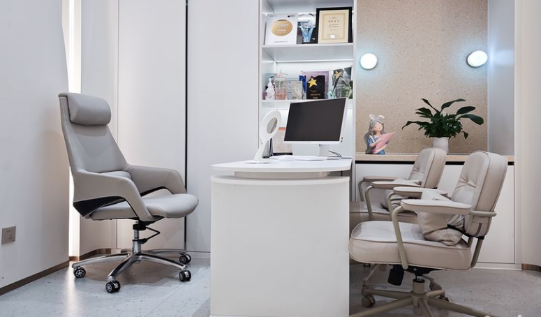 青岛博士王建宇双眼皮修复一对一面诊