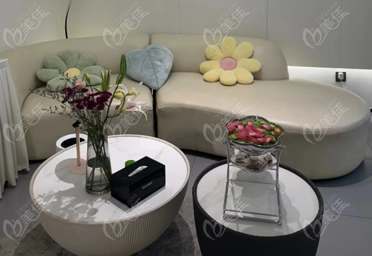 核心优势:医师团队,技术护航 核心优势:医师团队,技术护航