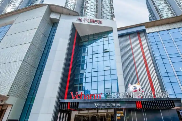 重慶王旭明和張國(guó)強(qiáng)做鼻子哪個(gè)好？擅長(zhǎng)項(xiàng)目與風(fēng)格